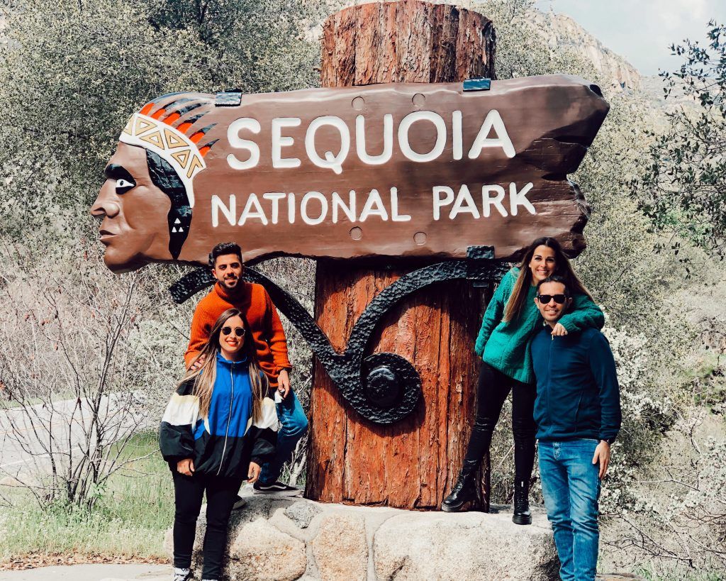 Entrada al Parque Nacional Sequoia en California